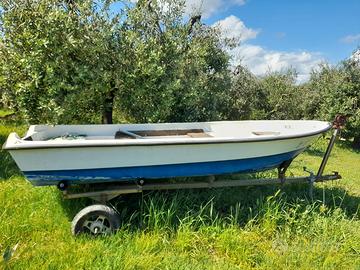 Barca vetroresina con motore Johnson 4cv