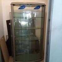 Espositori e vetrine per negozi