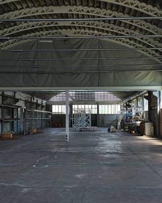 Immobile di 2100 m² con 2 locali a Carmignano