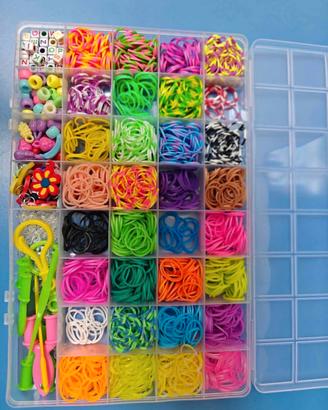 Realizzo bracciali, collane e anelli fatti a mano.