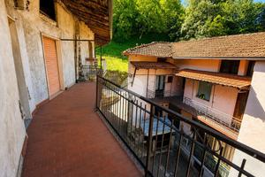 CASA SEMINDIPENDENTE A BRAONE