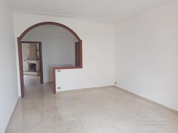 Appartamento al secondo piano con box e posto auto