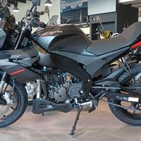 Aprilia Tuono 125 € 5 + Black Mamba