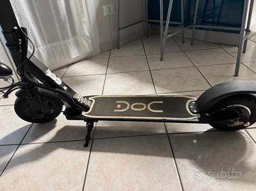 Monopattino elettrico Nilox Doc