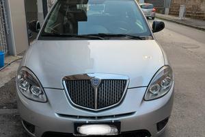 Lancia Ypsilon 1.2 Benz Unika
