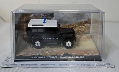007 James Bond Land Rover Defender Carabinieri.