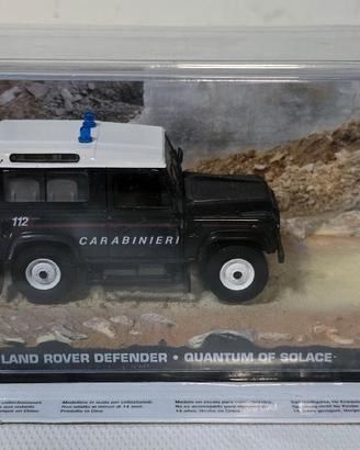 007 James Bond Land Rover Defender Carabinieri.