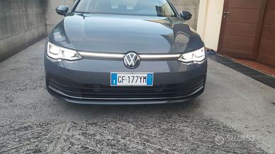 Volkswagen Golf 8 1.5 etsi Style Dsg fari Matrix