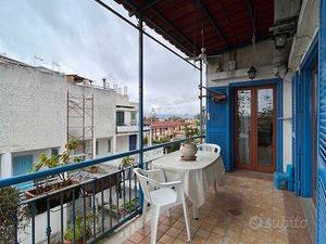 Rif. 268 domiziana 90.000,00 - appartamento 2°pia