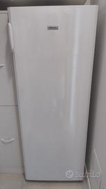 Congelatore verticale Hisense 