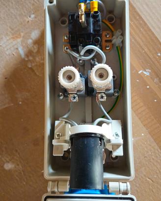 Presa CEE 2P+T interbloccata IP55