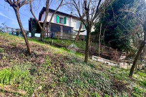 CASA SEMINDIPENDENTE A MONTECALVO VERSIGGIA