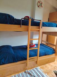 Letto a castello e armadio