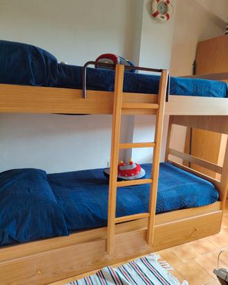 Letto a castello e armadio
