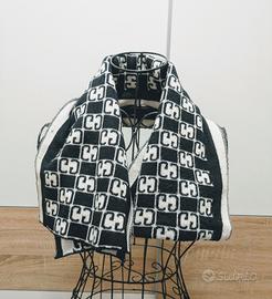 Sciarpa GUCCI in Cashmere – Fantasia Monogram B&N 