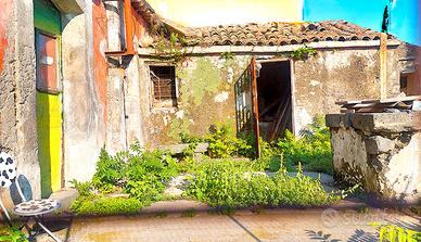 Rustico con giardinetto da personalizzare