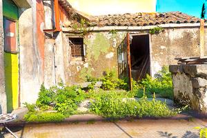 Rustico con giardinetto da personalizzare