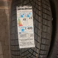 Pneumatici Good year 225/45R19 96V XL UltraGrip