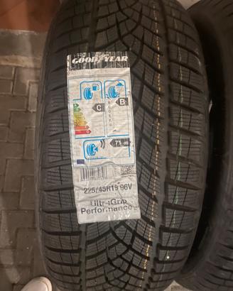 Pneumatici Good year 225/45R19 96V XL UltraGrip