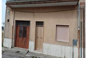 Vendita casa indipendente piano terra