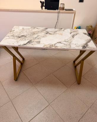 Scrivania effetto marmo
