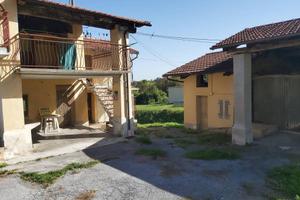 Casa indipendente di 103 m² con 4 locali e box aut