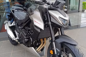 NEW HONDA CB750 HORNET