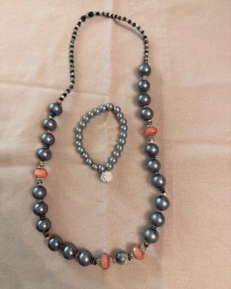 Parure collana grigio antracite e pesca con charms