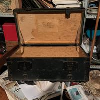 Baule vintage in legno e ferro