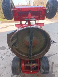 trattorino tagliaerba 