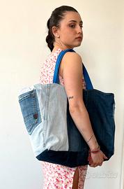 Borsa grande fatta a mano con jeams riciclati