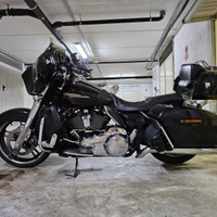 Street Glide FLHX 107 ABS