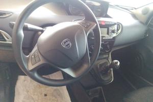 KM0! LANCIA YPSILON HYBRID 1.0