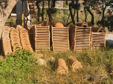 Coppi e pianelle seminuovi e bentenuti