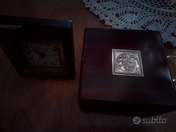    cofanetto e' orologio 