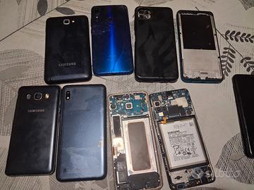  telefoni di varie marche...