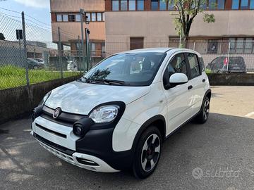 FIAT Panda 1.0 FireFly Hybrid City Cross KM.0 PR