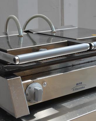 piastra electrolux liscia/rigata