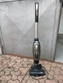 Scopa elettrica / aspirapolvere