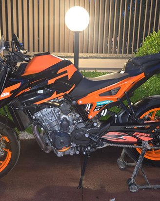 Ktm duke 890 gp