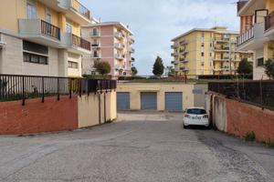 Garage per rimessa auto o magazzino