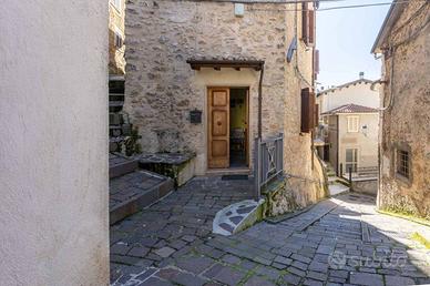 Appartamento di 140 m² con 5 locali a Poggio Busto