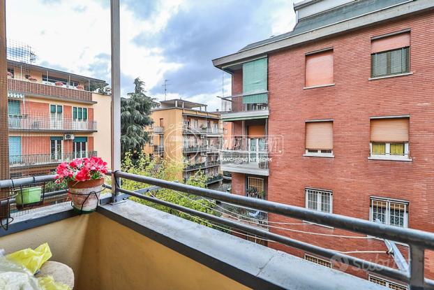 BILOCALE RISTRUTTURATO CON BALCONE