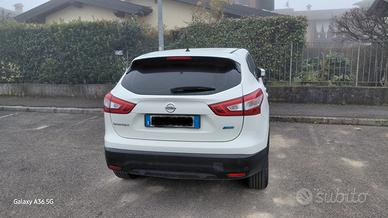 Auto nissan qashqai