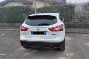 Auto nissan qashqai