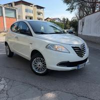 Lancia Ypsilon 0.9 TwinAir 85 CV 5 porte Metano Ec