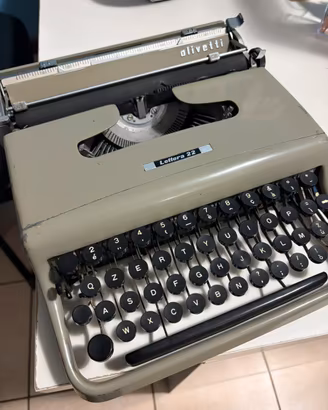 Olivetti Lettera 22