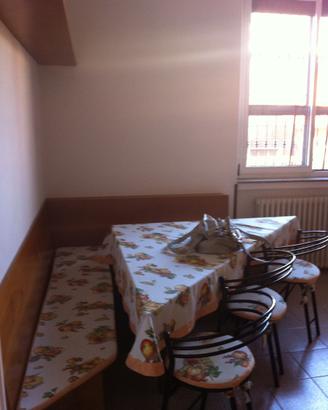 Tavolo in noce nazionale Viscardi Arreda (Lissone)
