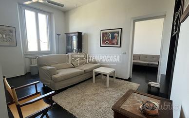 TRILOCALE IN STABILE D'EPOCA