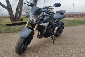 Suzuki GSR 750 - 2014